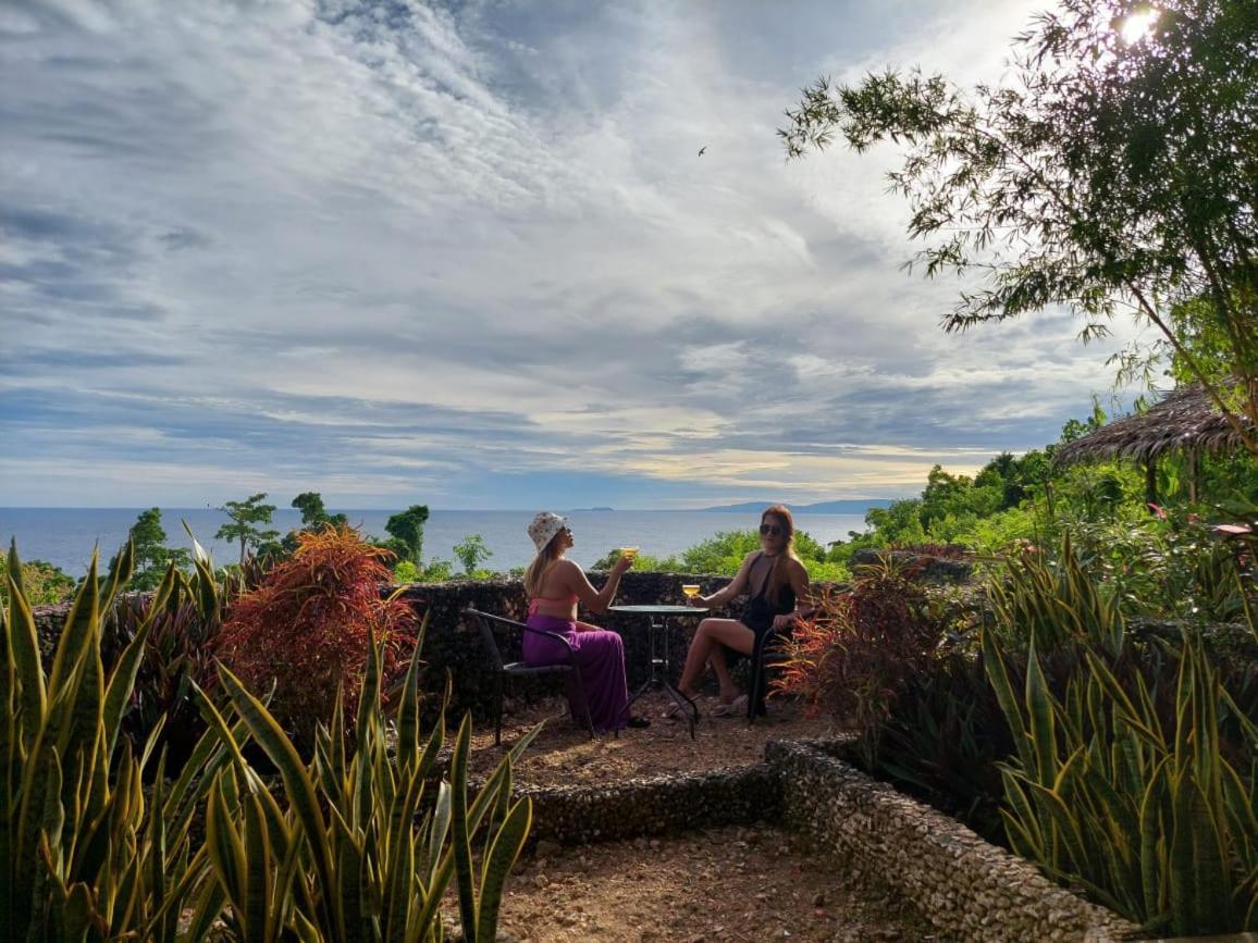 Jungle Of Peace Resort Siquijor Exteriör bild